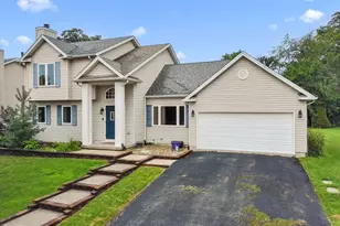 212 Galvin Pkwy, Harvard, IL 60033 - Photo 2