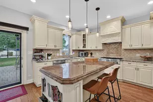 450 N Elm Ave, Elmhurst, IL 60126 - Photo 10