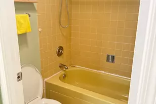 1932 Farnham Ct, Schaumburg, IL 60194 - Photo 10