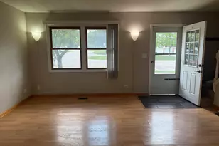 1932 Farnham Ct, Schaumburg, IL 60194 - Photo 2