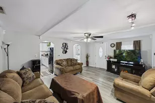 207 Second St, Elgin, IL 60123 - Photo 8