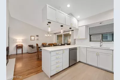 901 S Myrtle Avenue, Villa Park, IL 60181 - Photo 6