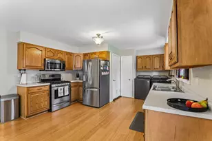 1212 Carswell Ave, Elk Grove Village, IL 60007 - Photo 10