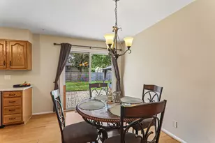 1212 Carswell Ave, Elk Grove Village, IL 60007 - Photo 8