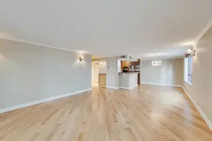 201 E Chestnut St, Chicago, IL 60611 - Photo 32