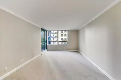 201 E Chestnut Street #3A, Chicago, IL 60611 - Photo 8