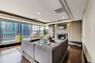 201 E Chestnut St, Chicago, IL 60611 - Photo 42