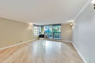 201 E Chestnut St, Chicago, IL 60611 - Photo 30