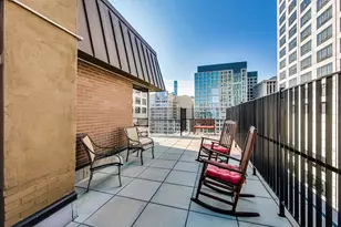 201 E Chestnut St, Chicago, IL 60611 - Photo 46