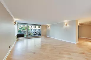 201 E Chestnut St, Chicago, IL 60611 - Photo 6