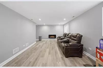 18107 Kostner Avenue, Country Club Hills, IL 60478 - Photo 14