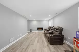 18107 Kostner Ave, Country Club Hills, IL 60478 - Photo 14