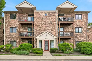 2215 Nichols Rd, Arlington Heights, IL 60004 - Photo 1