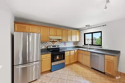 2215 Nichols Road #21F, Arlington Heights, IL 60004 - Photo 2