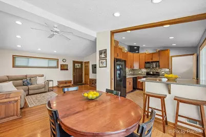 120 S Prairie Avenue, Bloomingdale, IL 60108 - Photo 6