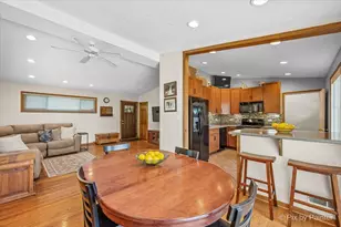 120 S Prairie Ave, Bloomingdale, IL 60108 - Photo 6