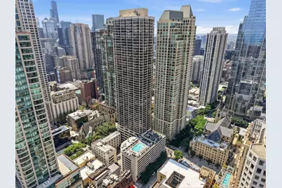 30 E Huron Street #5605, Chicago, IL 60611 - Photo 34