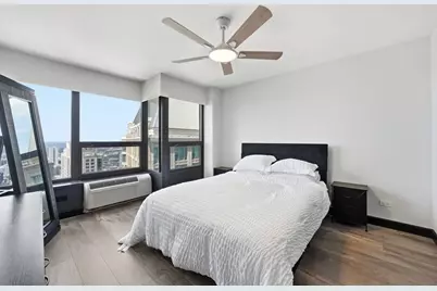 30 E Huron Street #5605, Chicago, IL 60611 - Photo 18