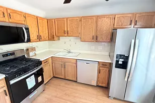 1975 Windsong Dr, Schaumburg, IL 60194 - Photo 4