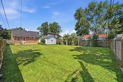 1009 Leith Avenue, Waukegan, IL 60085 - Photo 32