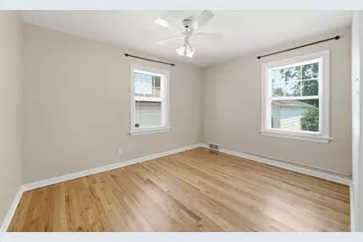 1009 Leith Avenue, Waukegan, IL 60085 - Photo 8