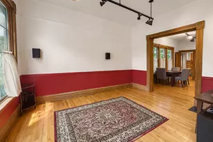 1013 Simpson St, Evanston, IL 60201 - Photo 2