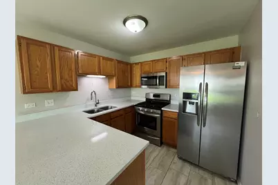 358 Woodview Circle #B, Elgin, IL 60120 - Photo 8