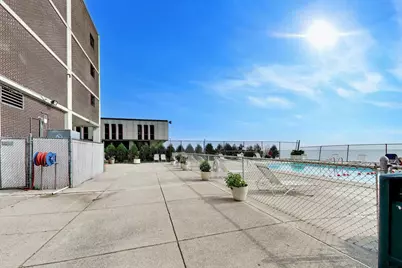 6325 N Sheridan Road #2106, Chicago, IL 60660 - Photo 18