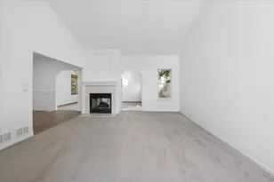 415 Juniper Dr, North Aurora, IL 60542 - Photo 2