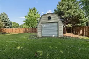 415 Juniper Dr, North Aurora, IL 60542 - Photo 24