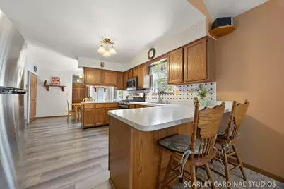 127 Forestview Lane, Aurora, IL 60502 - Photo 6