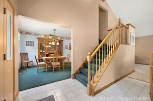 127 Forestview Ln, Aurora, IL 60502 - Photo 2
