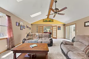 127 Forestview Ln, Aurora, IL 60502 - Photo 10