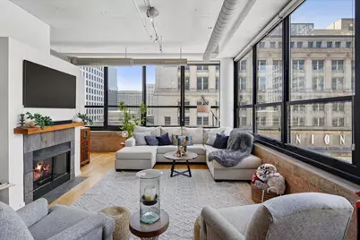130 S Canal Street #619, Chicago, IL 60606 - Photo 2
