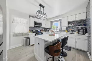 3049 W 71st St, Chicago, IL 60629 - Photo 8