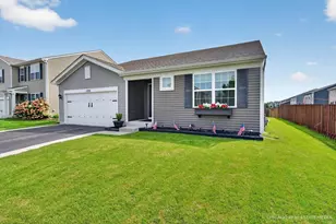 1002 Chestnut Dr, Pingree Grove, IL 60140 - Photo 2