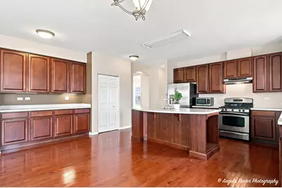 429 W Newbridge Lane, Round Lake, IL 60073 - Photo 12