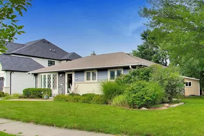 466 N Ridgeland Avenue, Elmhurst, IL 60126 - Photo 2