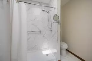 216 Brittany Dr, Streamwood, IL 60107 - Photo 20