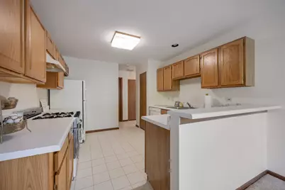 216 Brittany Drive #8E-2, Streamwood, IL 60107 - Photo 8