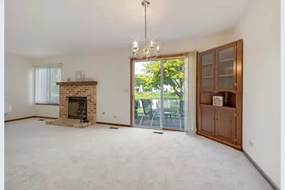216 Brittany Drive #8E-2, Streamwood, IL 60107 - Photo 6