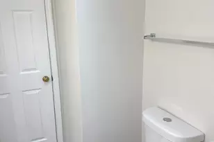 302 Sheffield Dr, Schaumburg, IL 60194 - Photo 12