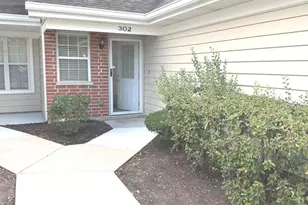 302 Sheffield Dr, Schaumburg, IL 60194 - Photo 2