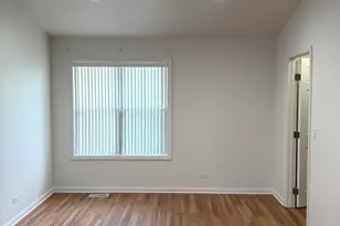 302 Sheffield Dr, Schaumburg, IL 60194 - Photo 10