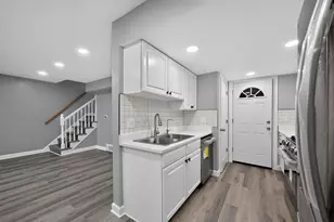 257 Dover Dr, Des Plaines, IL 60018 - Photo 12