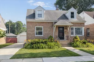 9431 Jefferson Ave, Brookfield, IL 60513 - Photo 1