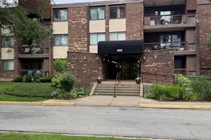 460 Raintree Ct, Glen Ellyn, IL 60137 - Photo 1