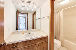4932 Circle Ct, Crestwood, IL 60418 - Photo 10