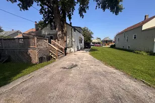 11028 S Sawyer Ave, Chicago, IL 60655 - Photo 6