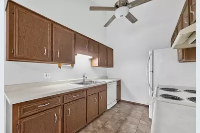 641 Amphitheater Drive #14, Rockford, IL 61107 - Photo 8